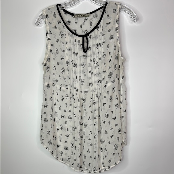 Chloe K Black Cat White Keyhole Sleeveless Blouse Medium - Picture 1 of 9